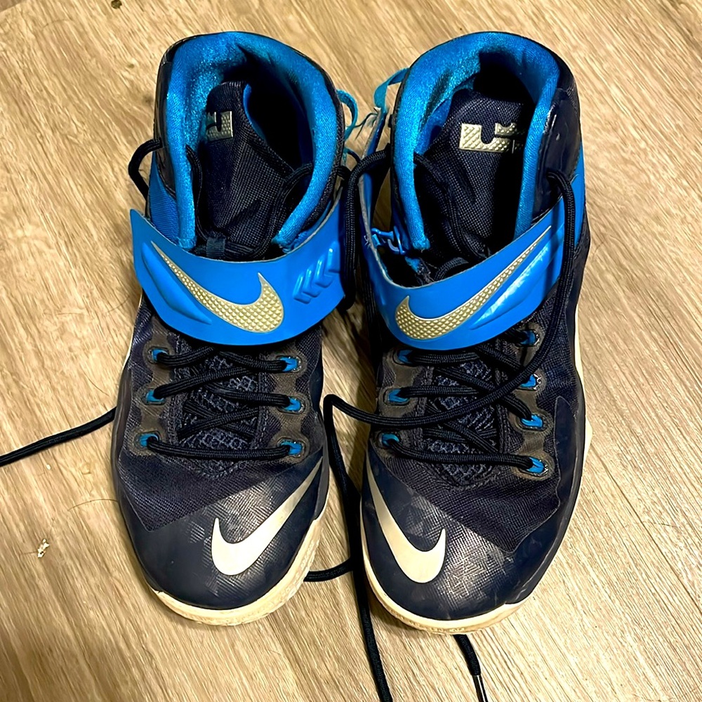 Used lebron soldier 8s